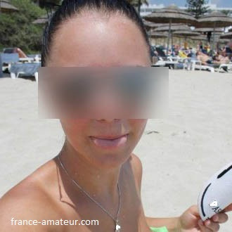 Coquine de Laval prête pour assouvir quelques désirs libertins