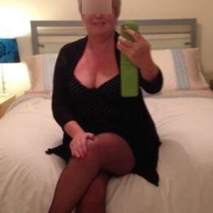 Cougar de Bordeaux cherche un homme chaleureux